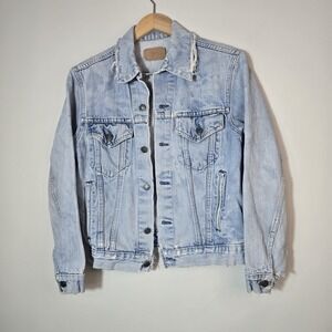 Vintage Levi’s Trucker Jacket Light‎ Wash Made in Canada Men’s 40 Distressed